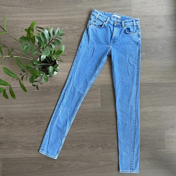 Levi's 721 "Vintage High Skinny" High-Rise Light Blue Jeans - Picture 2 of 9